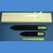BOHEMIA Swarovski 2SW gift pack glass nail files + green motive tweezer Tweezers and sets